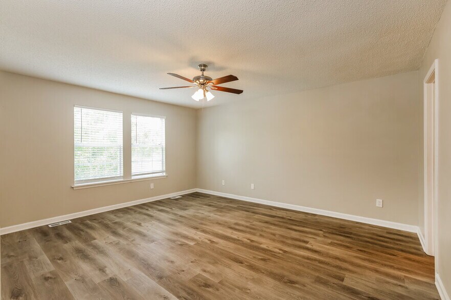 Building Photo - 7388 Elm Ridge Ct