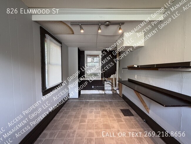 Building Photo - 826 Elmwood St