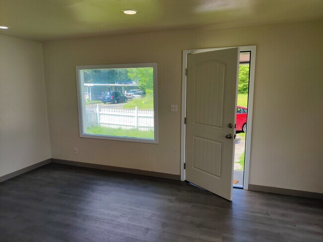 Building Photo - 316 127th St S