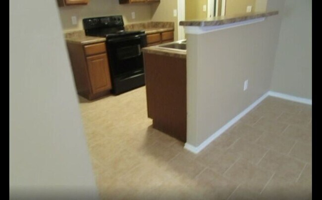 Building Photo - Great 2 bed/1 bath South OKC Duplex