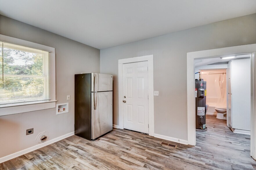 Building Photo - 5312 Terrace J