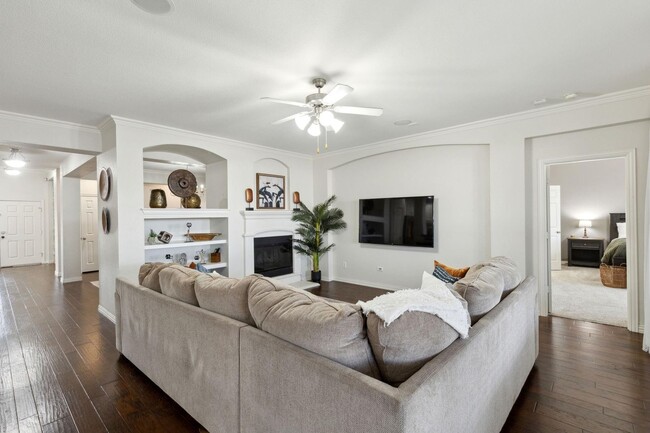 Building Photo - Luxury Living in HERITAGE! This is must se...