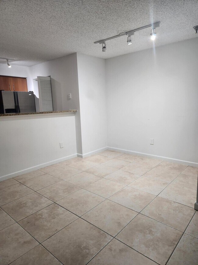 Building Photo - 1020 Crystal F Way