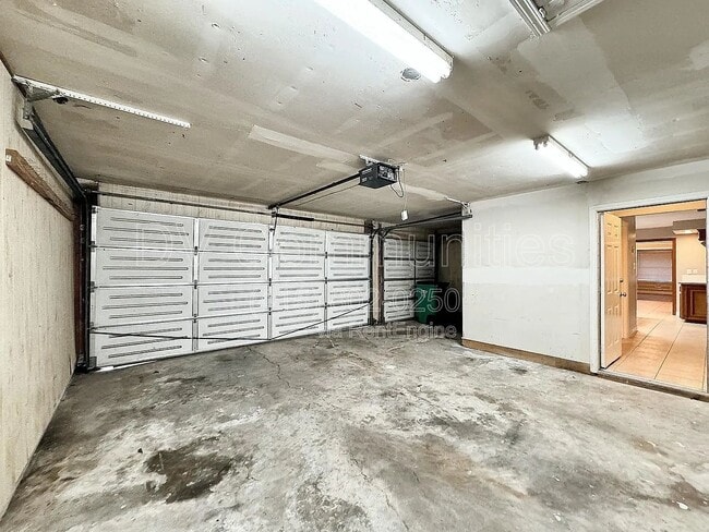 Building Photo - 4807 Country Club View