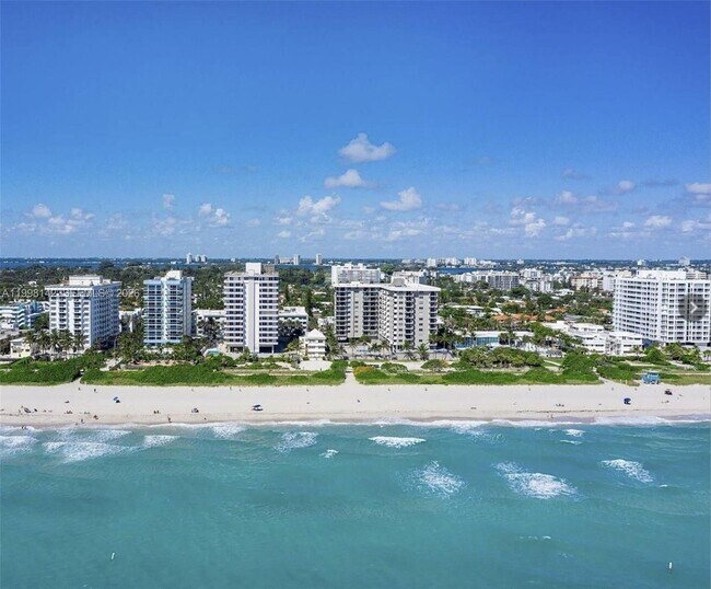 Building Photo - 9225 Collins Ave