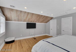 Building Photo - 111 Sanborn Ave