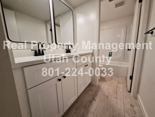 Building Photo - 1146 W 100 N