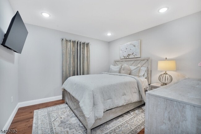 Building Photo - 225 S 9th St