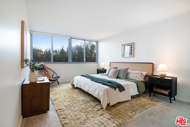 Building Photo - 8701 Delgany Ave