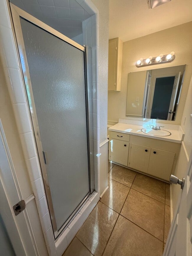 Building Photo - 3417 Timberlane Dr