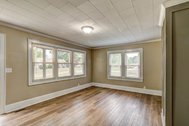 Building Photo - 207 Ramsey St
