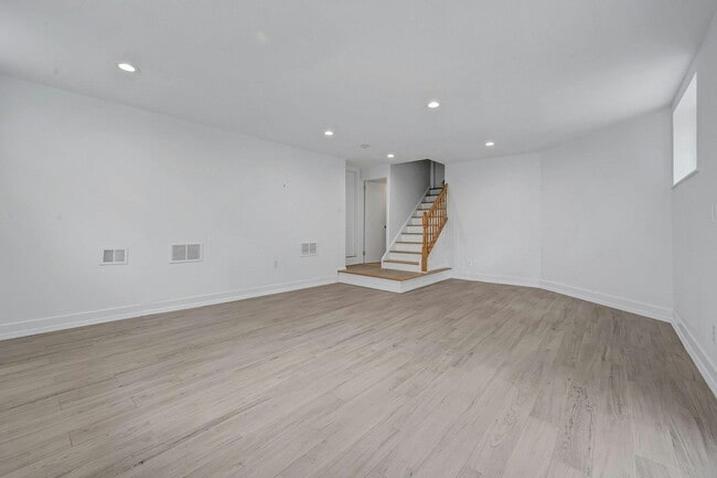 Building Photo - 134 Highland Rd