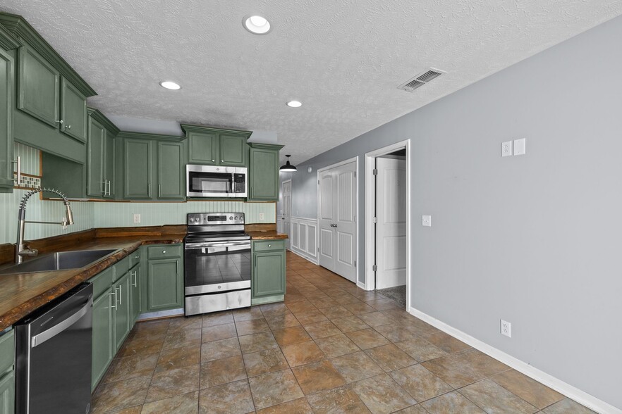 Building Photo - 911 Keepsake Diamond Ln