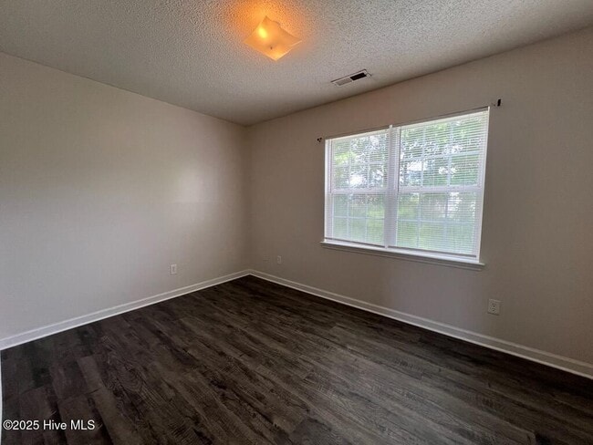 Building Photo - 405 Timberlake Trail
