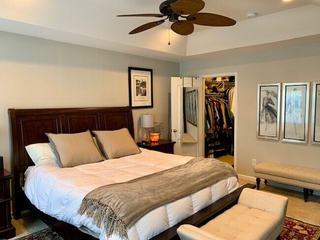 Building Photo - 130 Spring Pine Ln