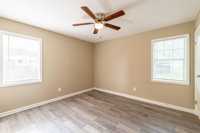 Building Photo - 2248 Colonial Hills Dr