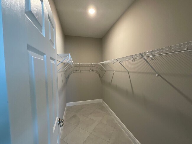 Building Photo - Brand New Home with all the upgrades in an all families community