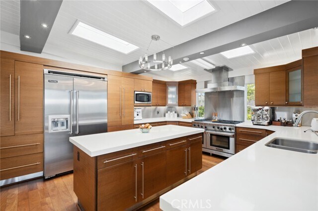 Building Photo - 2085 Temple Hills Dr