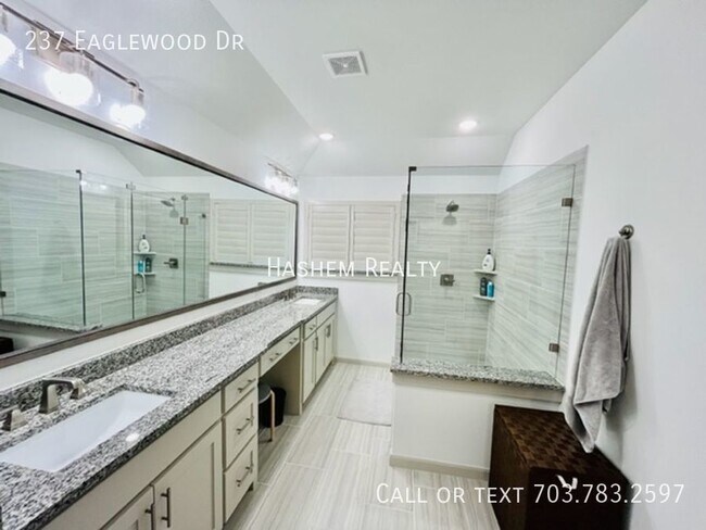 Building Photo - 237 Eaglewood Dr