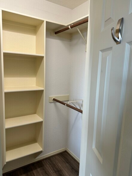 Building Photo - 2101 S 7th St