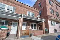 Building Photo - Spacious and charming 3-bedroom, 1.5-bath home available for rent in Bethlehem PA