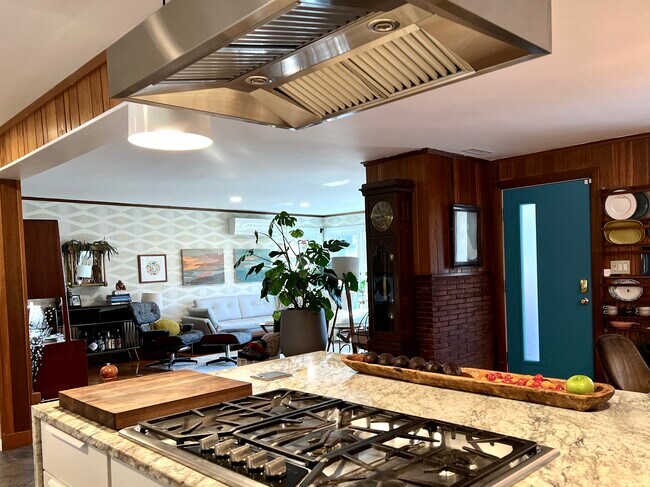 5 burner Thermador cooktop - 7 Gleason St