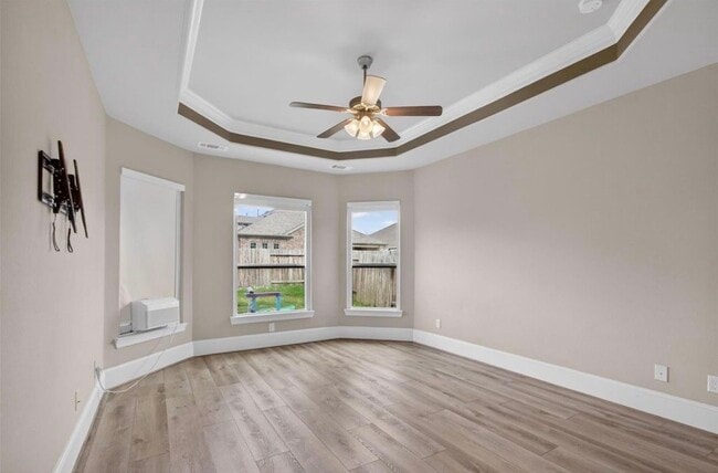 Building Photo - 1630 Mahan Dr