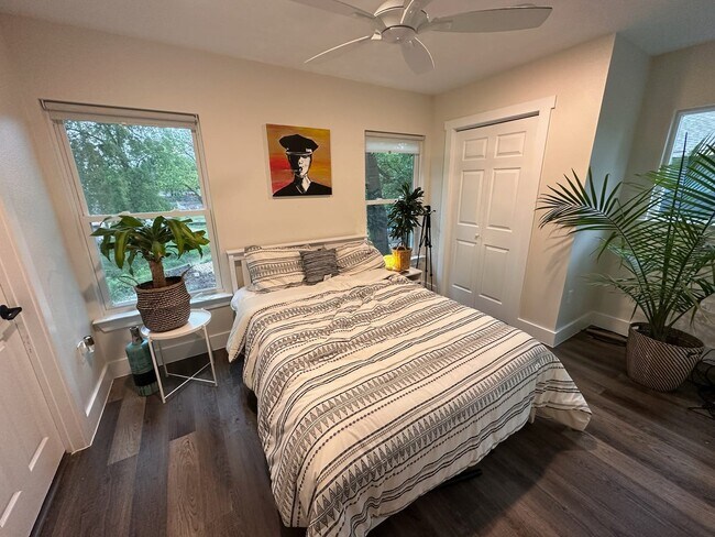 Building Photo - 4608 Gonzales St