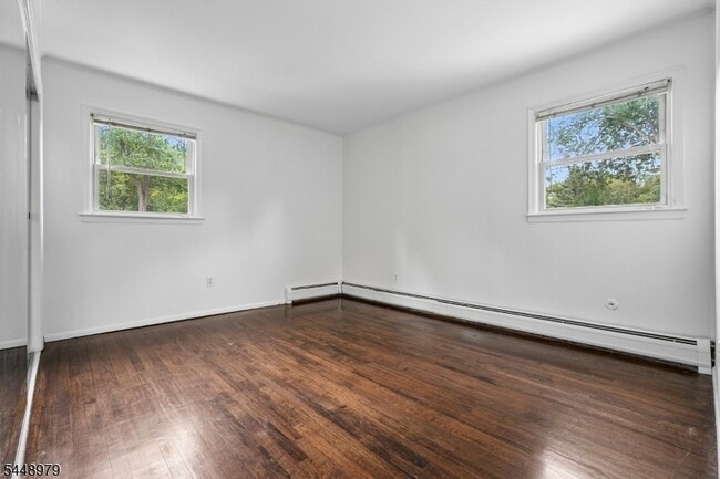 Building Photo - 54 Canterbury Dr