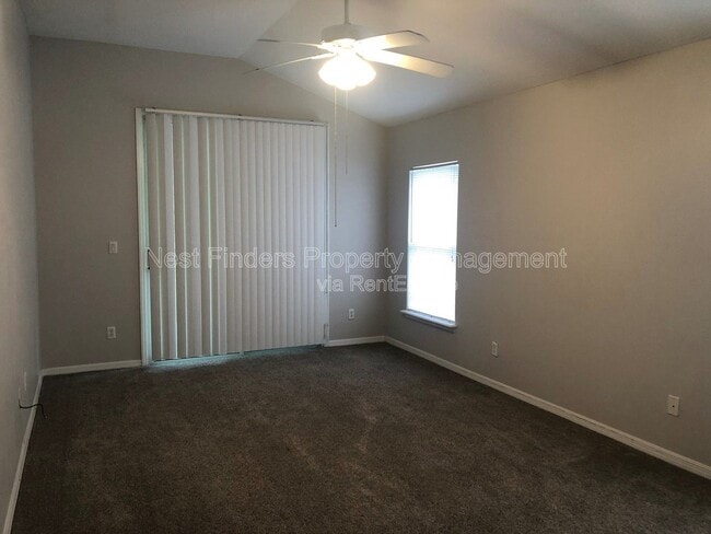 Building Photo - 12857 Chets Creek Dr N