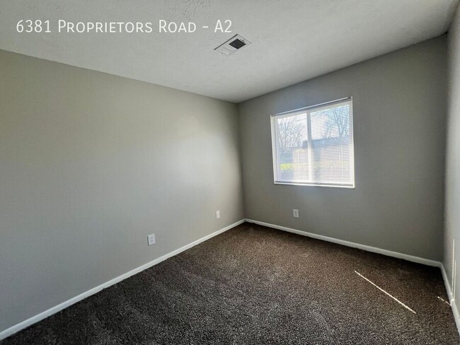 Building Photo - Two Bedroom In Worthington!