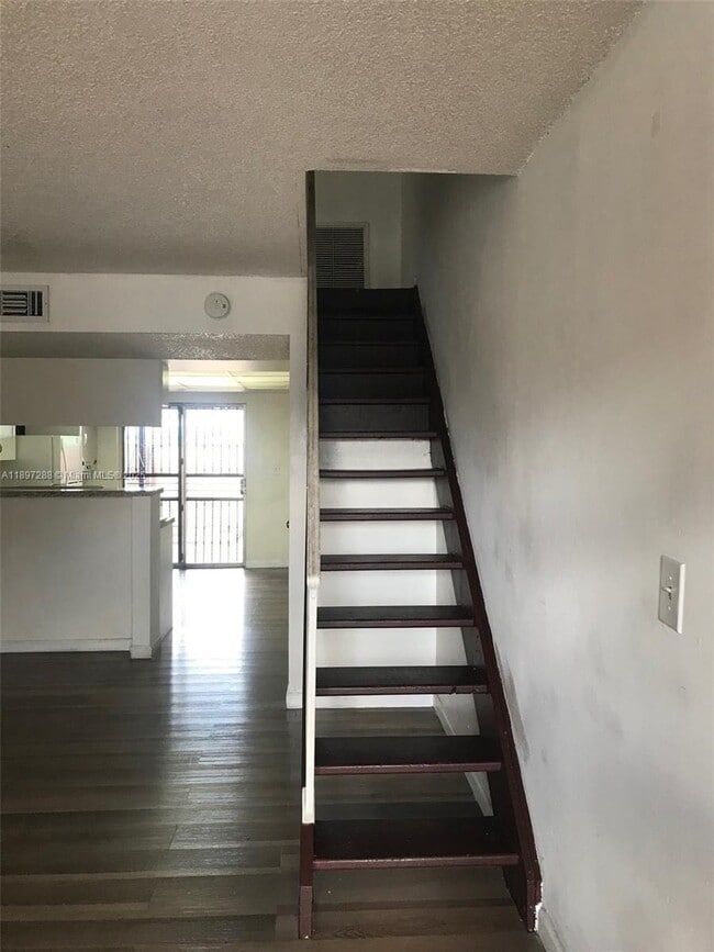 Building Photo - 4140 W 11th Ln