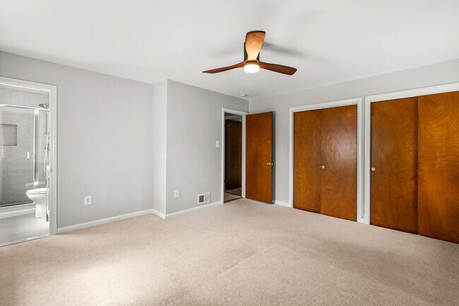 Building Photo - 5 Bed 3 Bath - Chevy Chase Rambler - Move ...