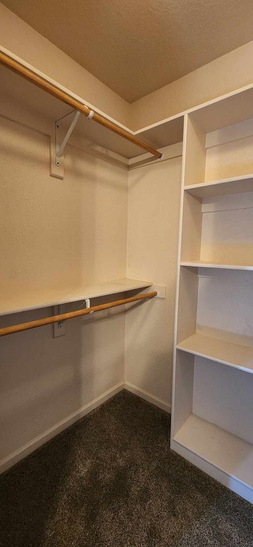 Building Photo - Spacious Town House for Rent