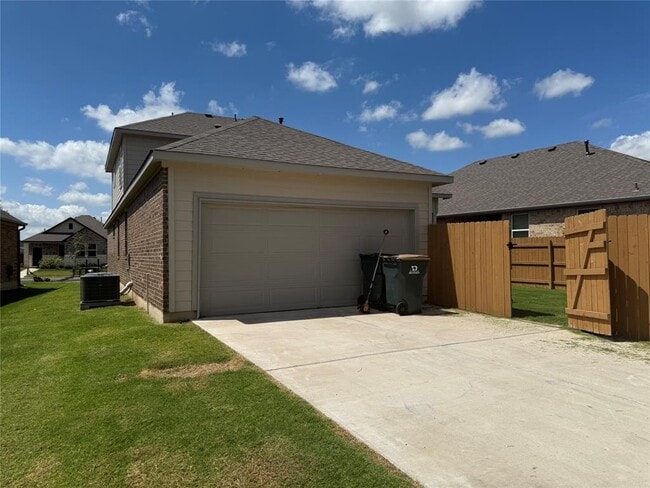 Building Photo - 110 Dedina Dr