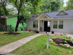 Building Photo - 3 bedroom 2 bath Westside Haven