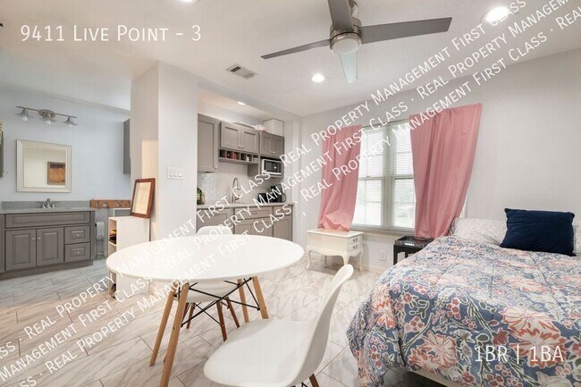 Building Photo - 9411 Live Point