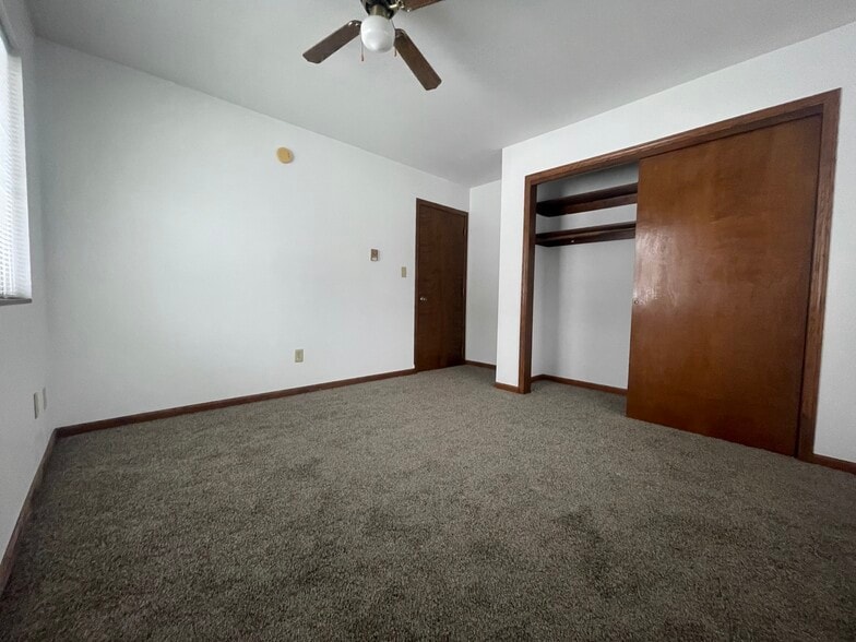 Building Photo - 20427 W Clark Ave #5