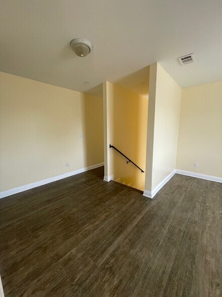 Building Photo - 3988 Denker Ave