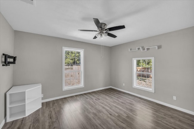 Building Photo - 1215 W 5th St