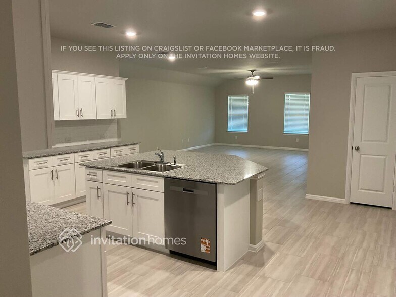 Building Photo - 433 Blanco Dr