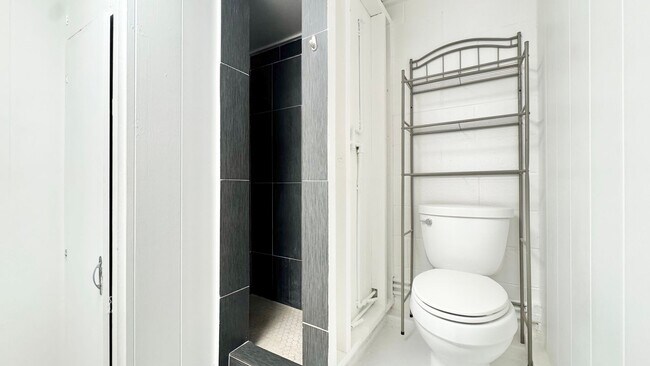 Building Photo - 3007 Lanikaula St