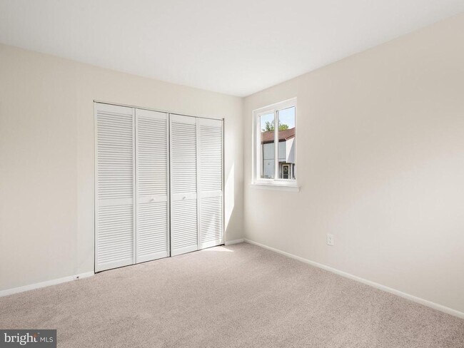 Building Photo - 7 Wyndham Ct