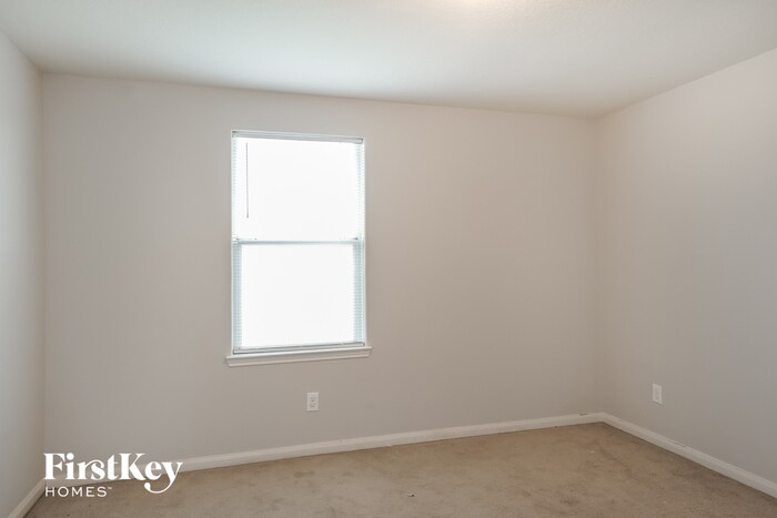 Building Photo - 2027 Golden Topaz Dr