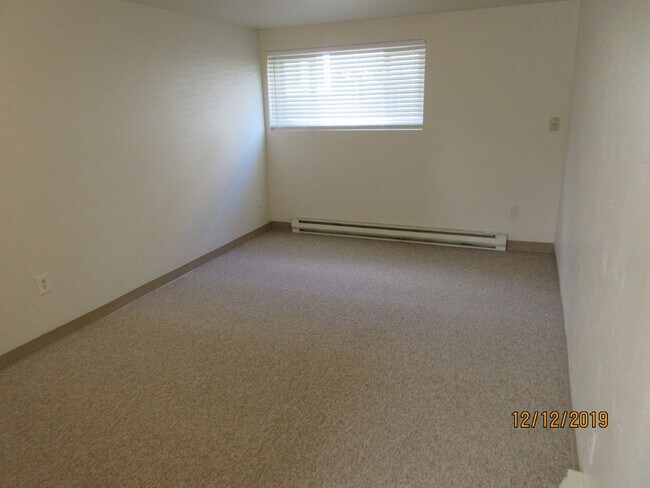 Building Photo - (907) Bluewood Apartments - 1 Bedroom / 1 Bath