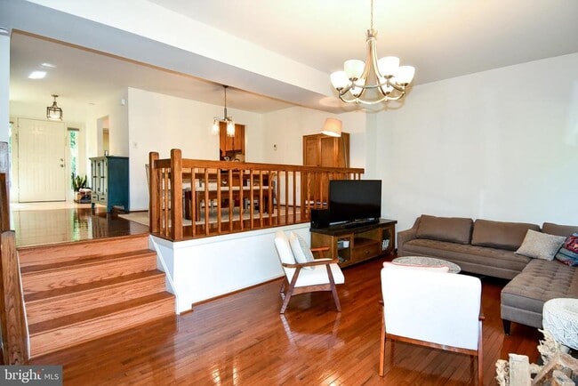 Building Photo - 4846 Cloister Dr