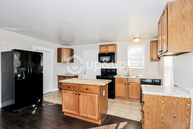 Building Photo - Fantastic 3bd/1ba home! Let yourself in!