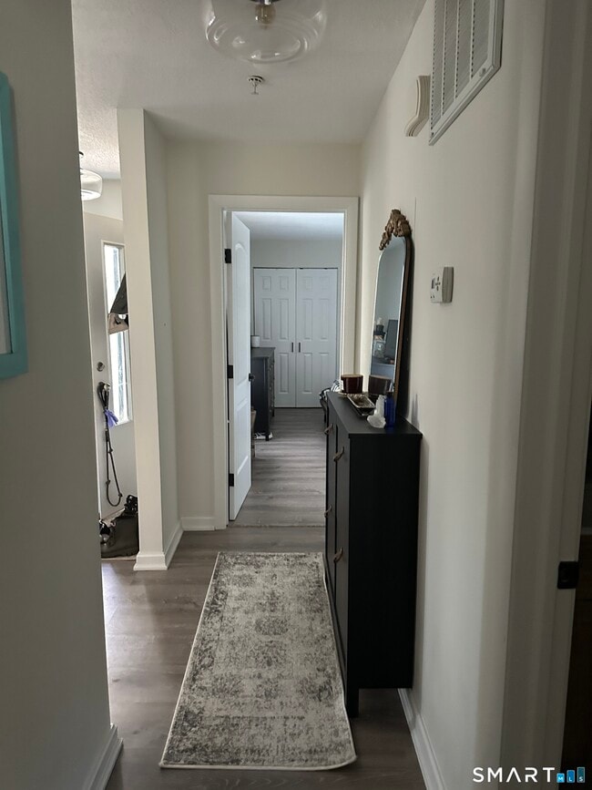 Building Photo - 10 Sugar Maple Ln