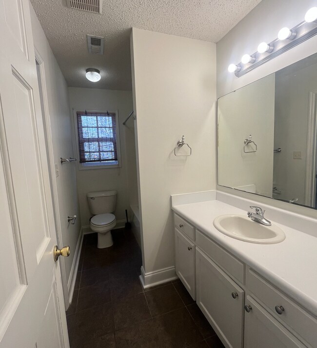 Building Photo - 108 Bentwood Cir