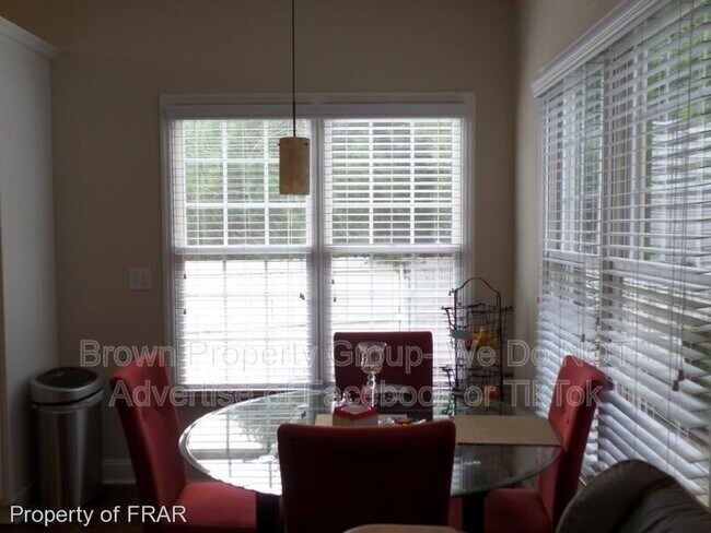 Building Photo - 124 Highgrove Ct